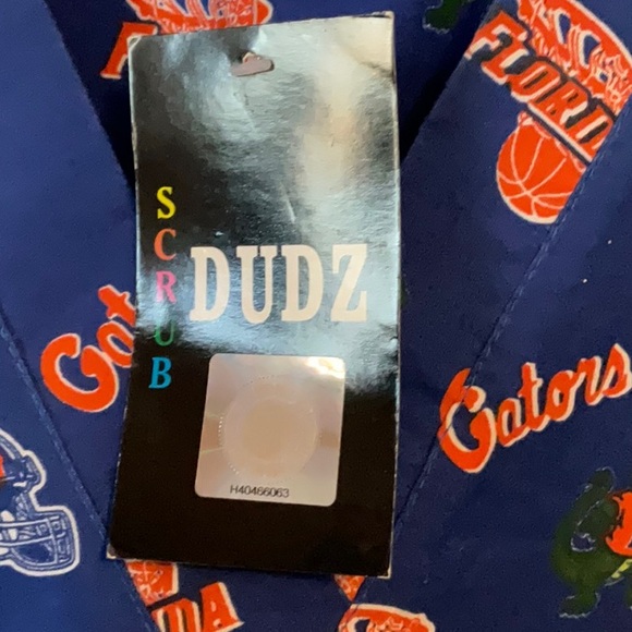 Dudz University of Florida Gators Logos Men’s Medical Hospital Scrub Top Size L - Picture 3 of 10